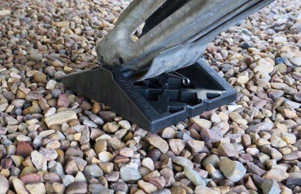 Stacka Feet single Review